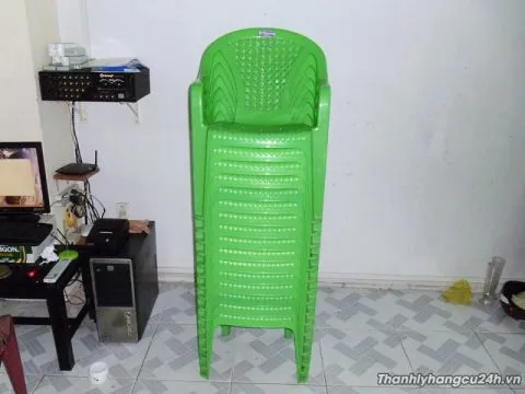 Thanh lý ghế nhựa xanh mới 95%