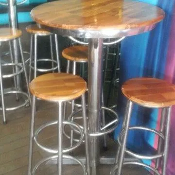 Thanh lý bộ bàn ghế bar inox