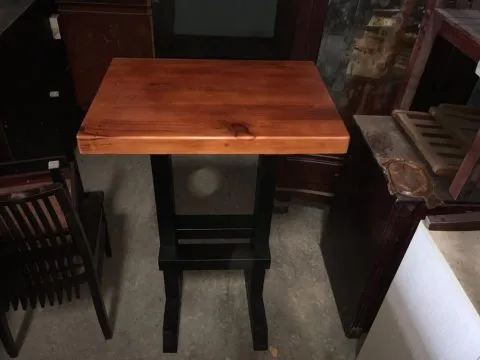 Bàn ghế quán bar
