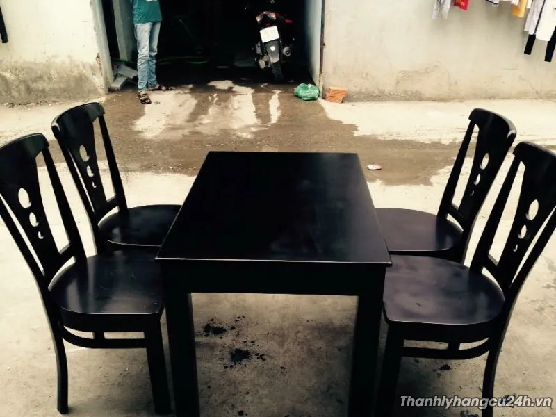 Thanh lý bàn ghế gỗ nhà hàng mới 90% - Thanh lý bàn ghế gỗ nhà hàng mới 90%