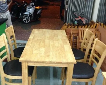 bàn ăn nệm có lưng tựa