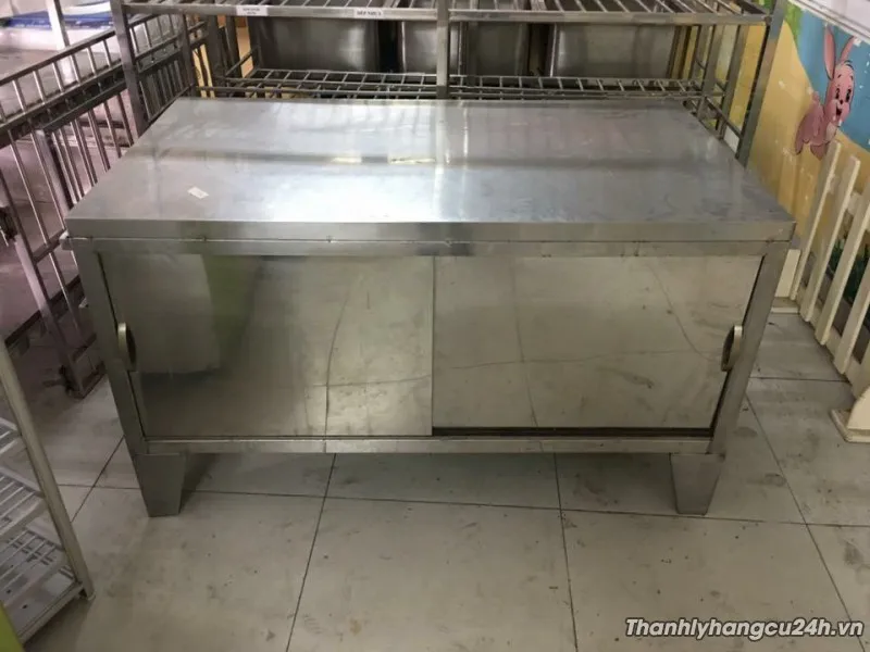 Bàn sơ chế đồ nguội