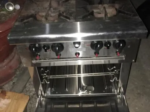 bếp âu có lò nướng