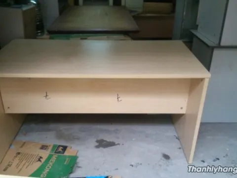 Thanh lý bàn văn phòng gỗ MDF