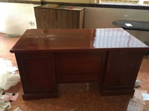 Thanh lý bàn giám đố gỗ gõ đỏ