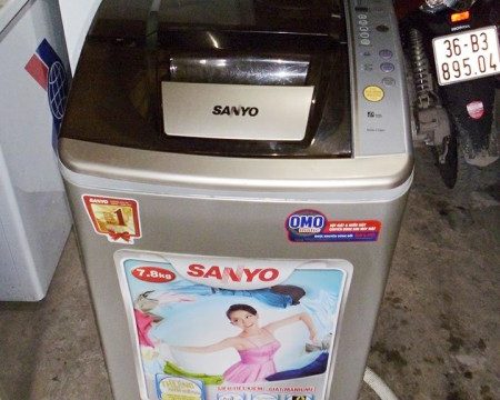 Thanh lý máy giặt Sanyo mới 90%