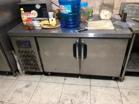 tủ bàn mát mét sáu