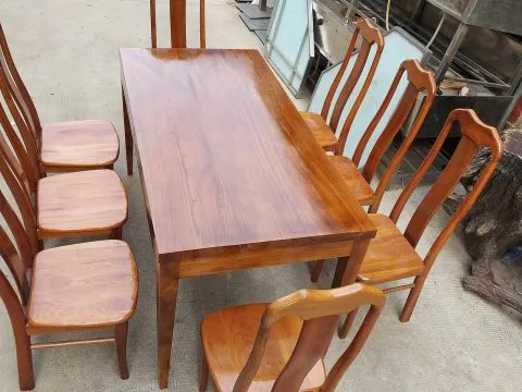 Thanh lý bàn ăn