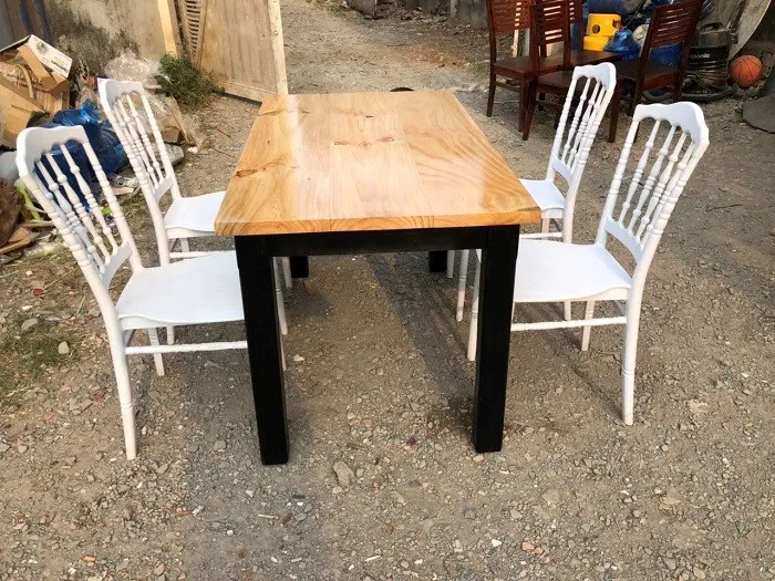 Bàn ghế là vật dụng được thanh lý nhiều nhất tại các nhà hàng Bàn ghế là vật dụng được thanh lý nhiều nhất tại các nhà hàng