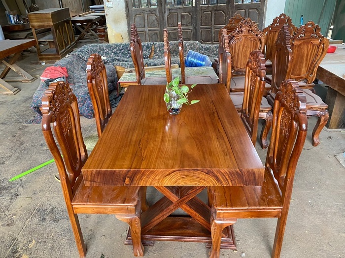 Mẫu bàn ghế bằng gỗ tự nhiên chất lượng cho gia đình