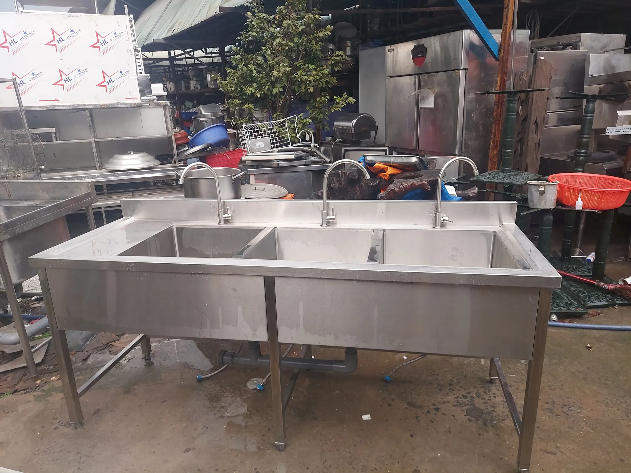 Thanh lý chậu rửa 3 hộc inox 304