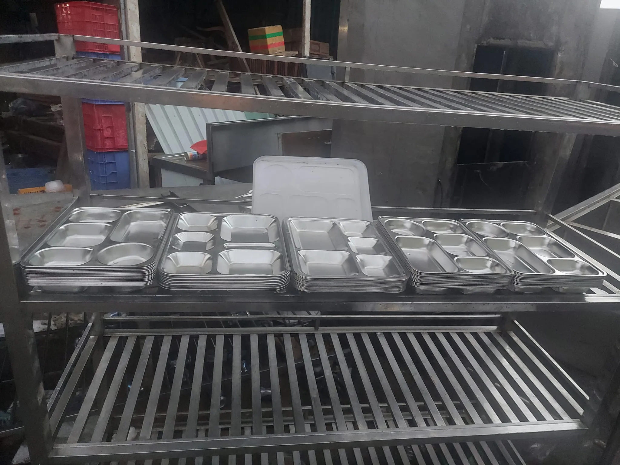 Thanh lý khay cơm inox 304